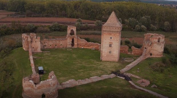 Tvrđava Bač Tvrđava Bač